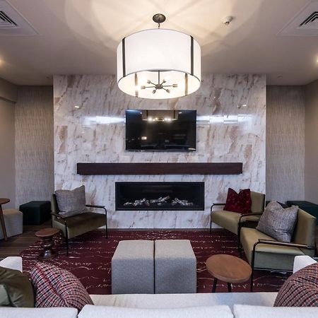Hampton Inn & Suites Dobson Екстериор снимка