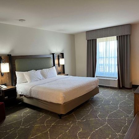 Hampton Inn & Suites Dobson Екстериор снимка