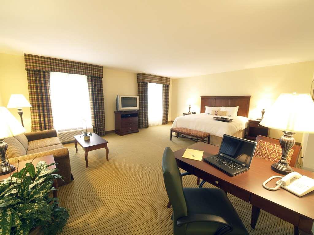 Hampton Inn & Suites Dobson Стая снимка