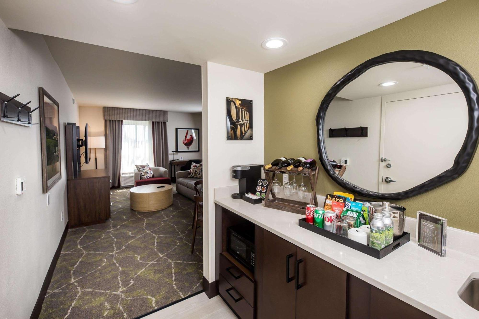 Hampton Inn & Suites Dobson Екстериор снимка