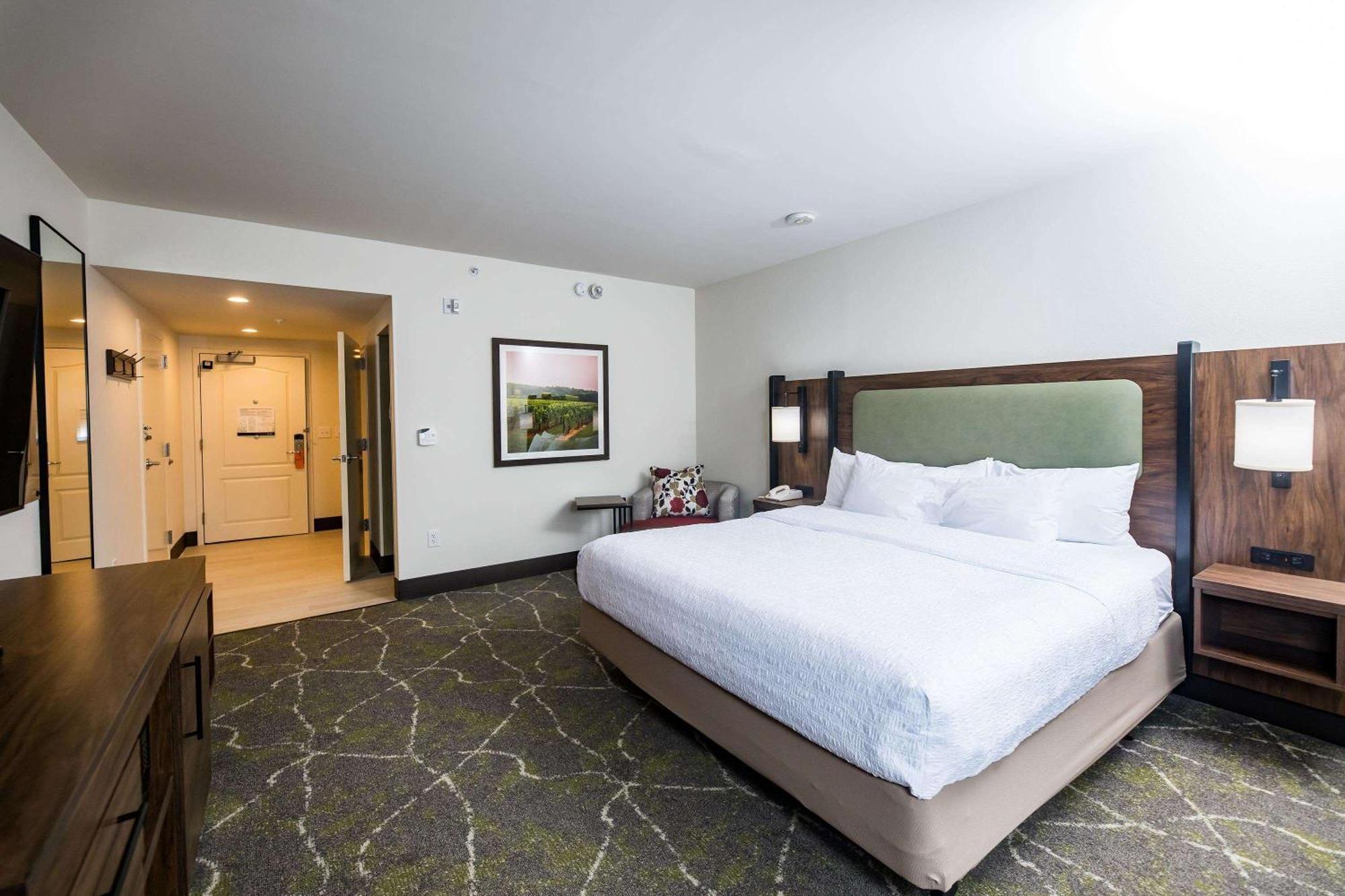 Hampton Inn & Suites Dobson Екстериор снимка