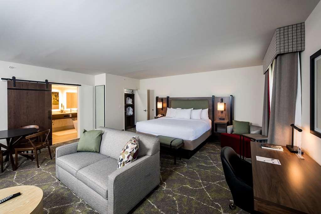 Hampton Inn & Suites Dobson Стая снимка