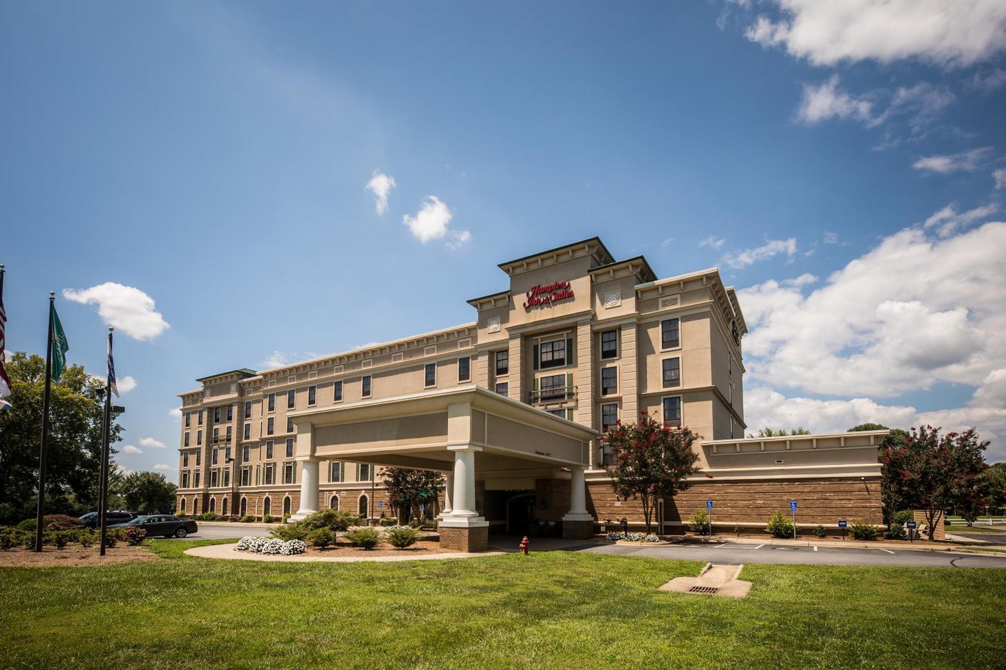 Hampton Inn & Suites Dobson Екстериор снимка