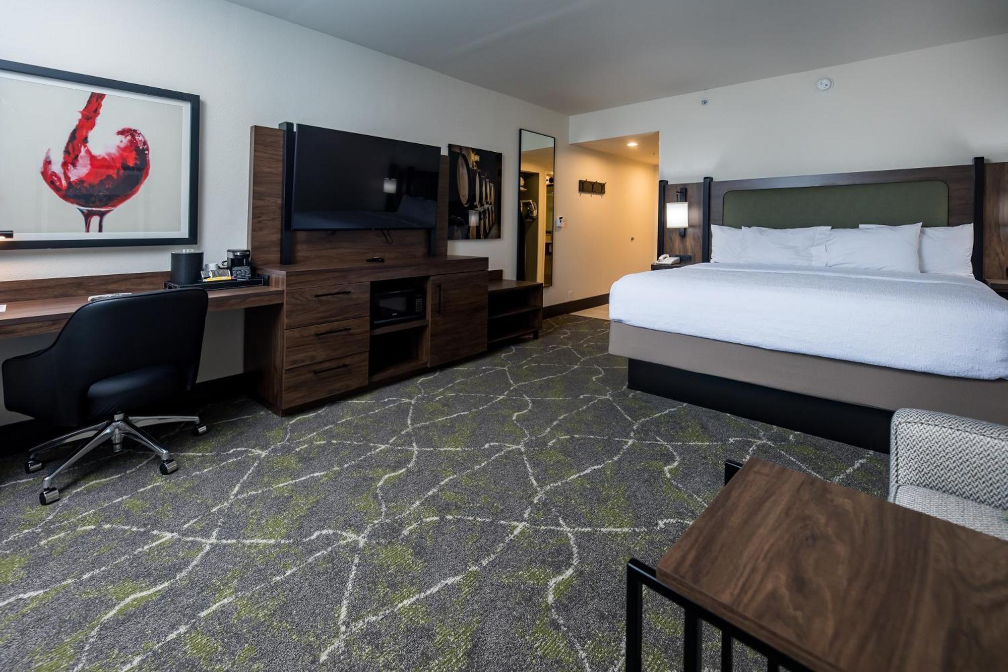 Hampton Inn & Suites Dobson Екстериор снимка