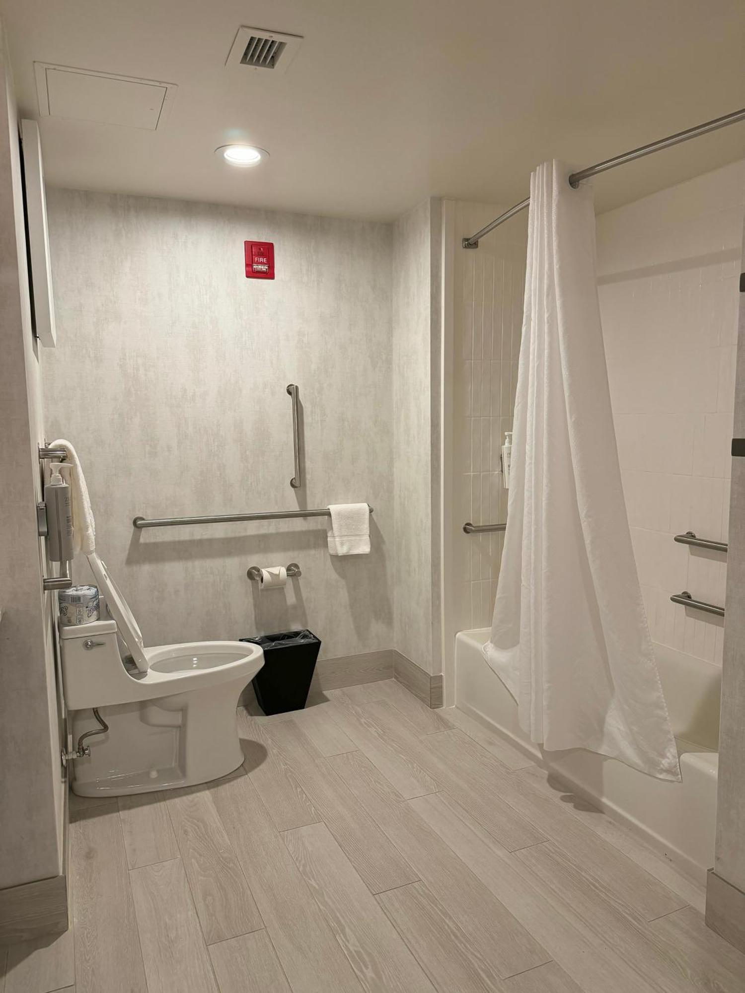Hampton Inn & Suites Dobson Екстериор снимка