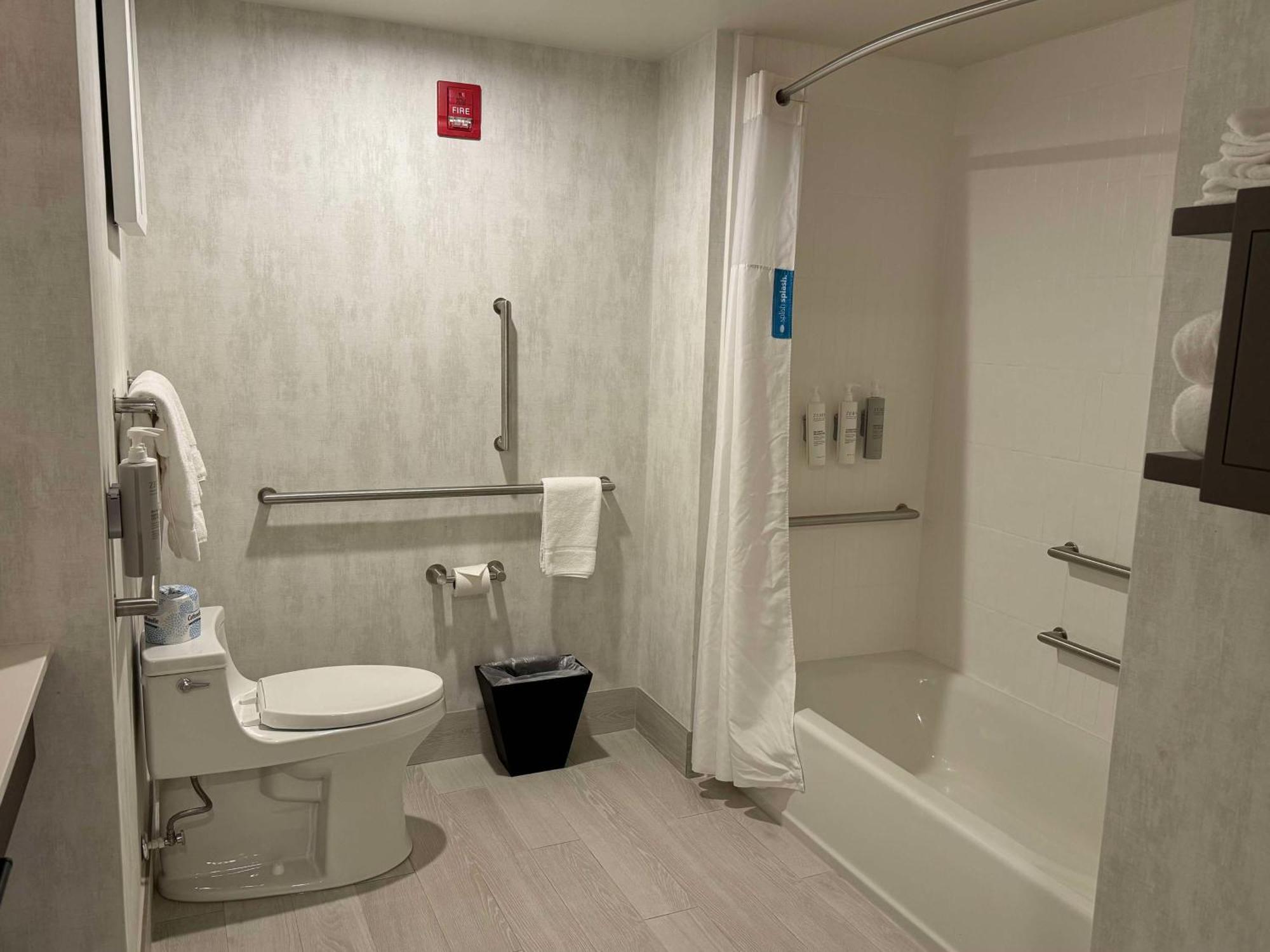Hampton Inn & Suites Dobson Екстериор снимка